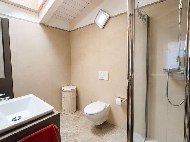 Exklusives Haus mit hohem Standard und internem Aufzug (15)