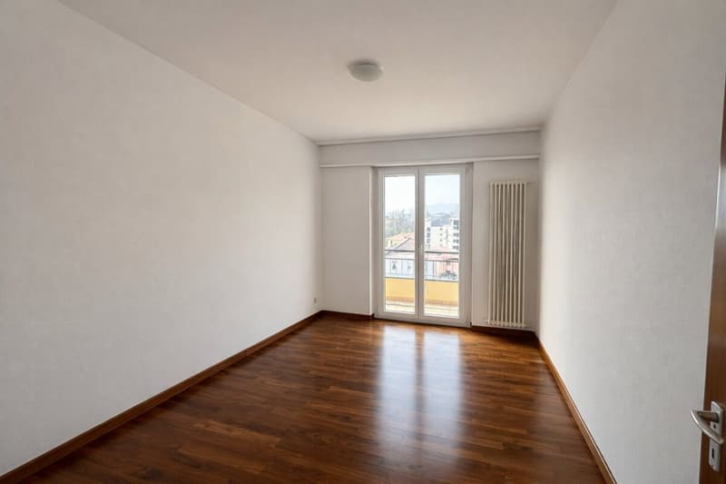 Großes und helles 5.5-Zimmer-Apartment im letzten Stock, offene Aussicht (17)