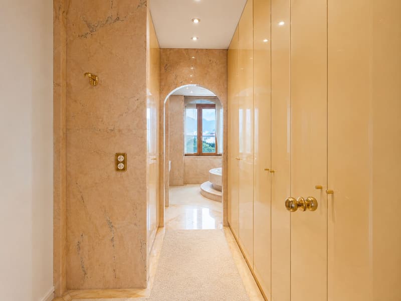 Prestigiosa villa d'epoca in tranquilla e soleggiata zona residenziale (9)
