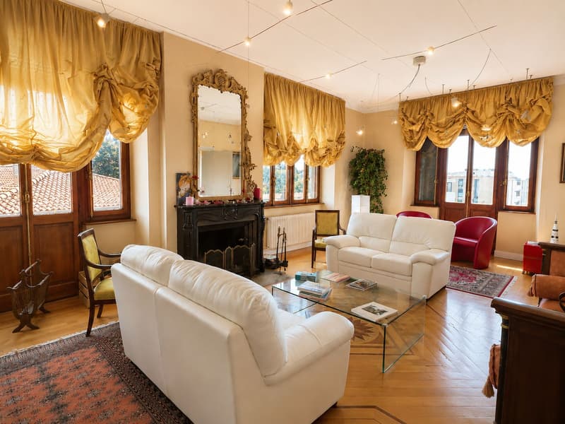 Prestigiosa villa d'epoca in tranquilla e soleggiata zona residenziale (4)