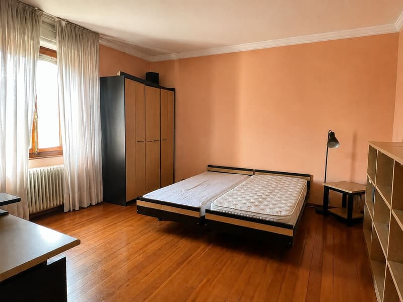 Prestigiosa villa d'epoca in tranquilla e soleggiata zona residenziale (17)