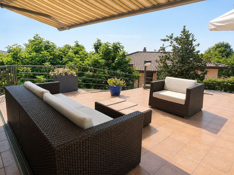 Wunderschöne Villa mit Pool im Grünen (8)