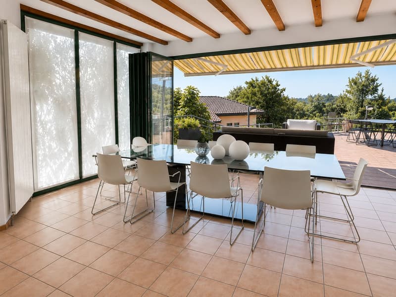 Wunderschöne Villa mit Pool im Grünen (6)