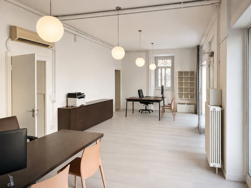 Commercial space for rent with shop windows, ideal as a shop, office or showroom (1)