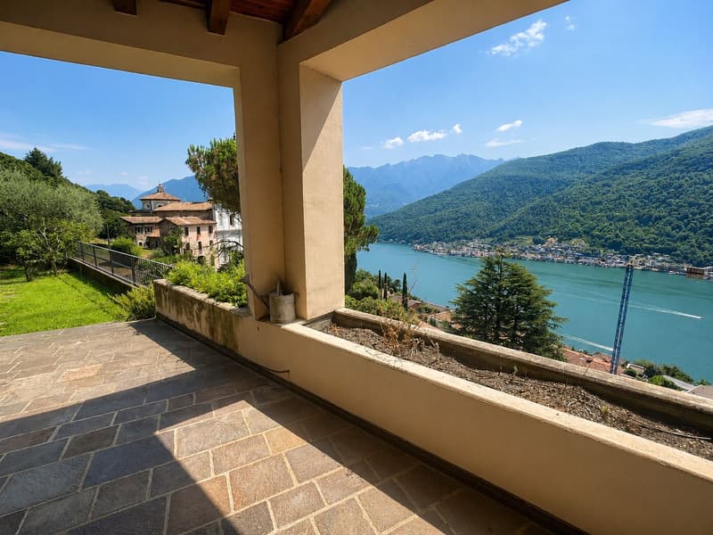 Elegante duplex con vista panoramica sul Lago (19)