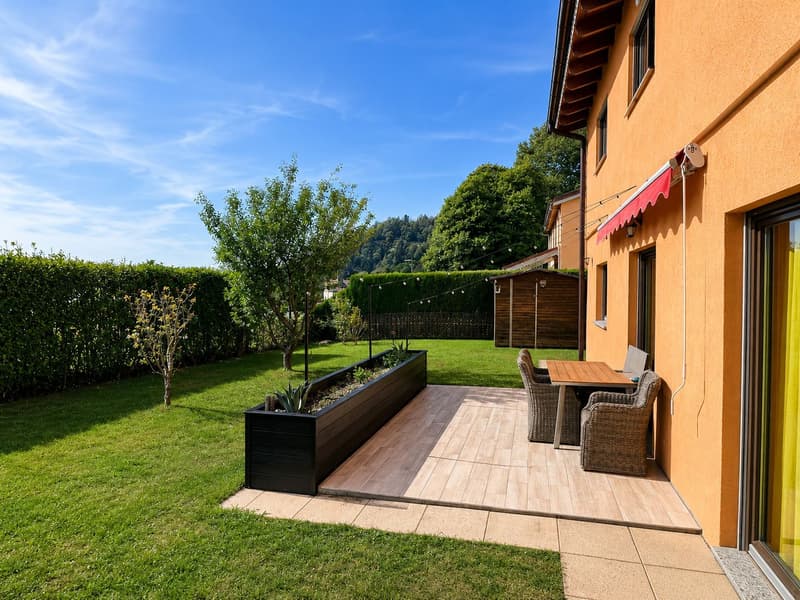 Casa unifamiliare con giardino e vista panoramica (13)