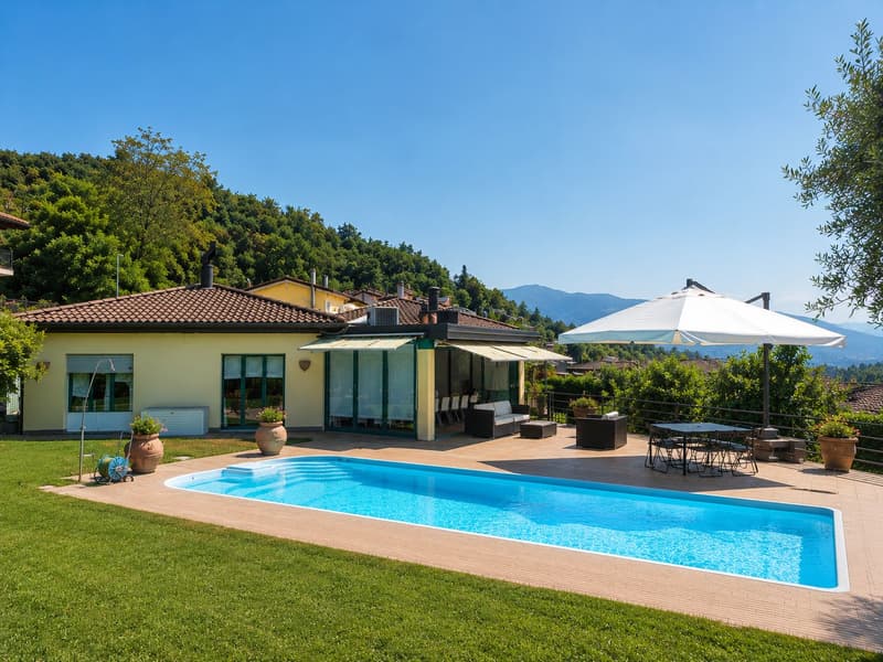Wunderschöne Villa mit Pool inmitten der Natur (1)