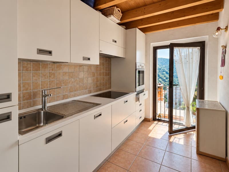 Graziosa casa bifamiliare affacciata sulle montagne (3)