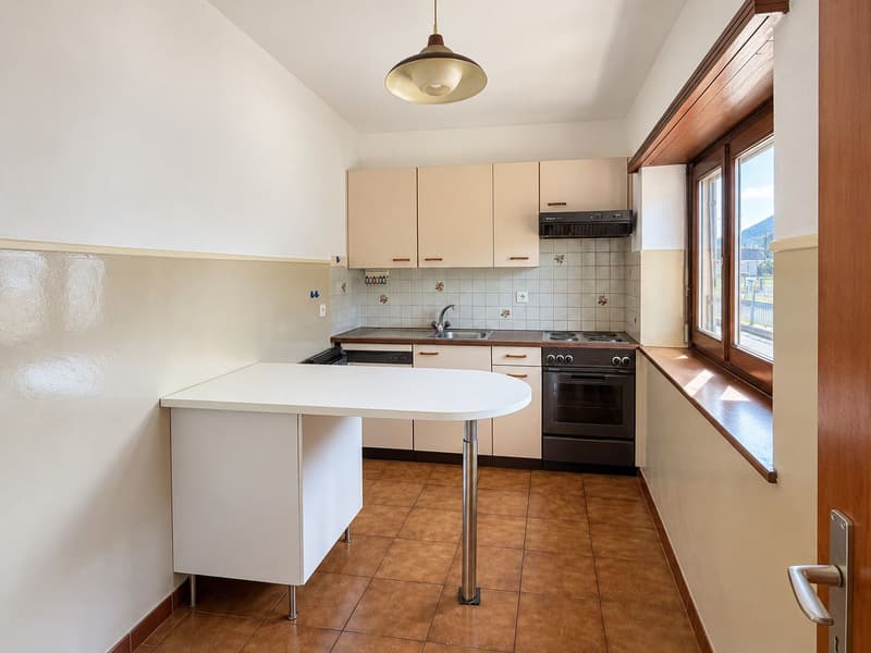 Renovierungsbedürftiges Haus mit zwei separaten Wohnungen und herrlichem Seeblick (16)