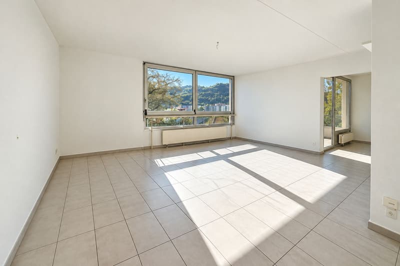 Interessante appartamento di 5.5 locali con balcone e vista aperta (1)