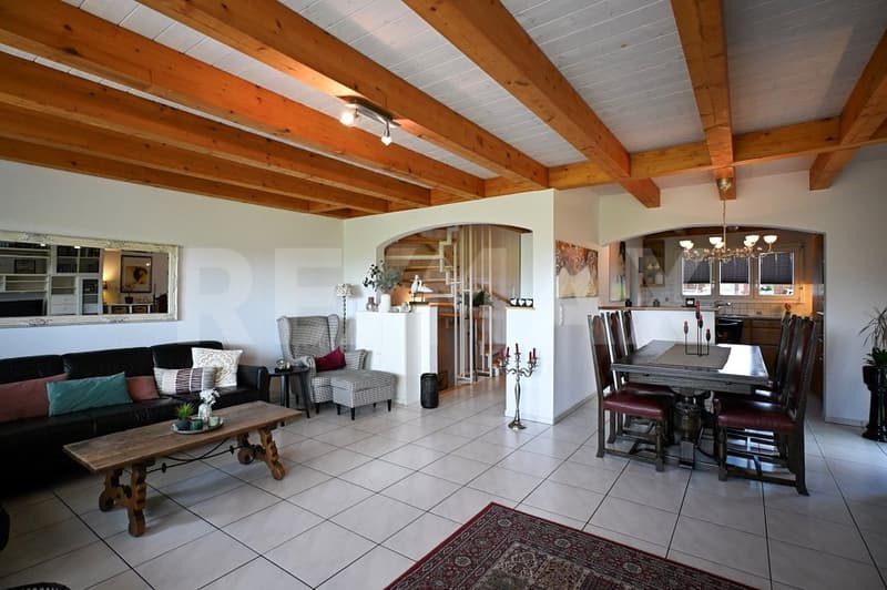 Scopri questa affascinante casa angolare a Merenschwand (6)