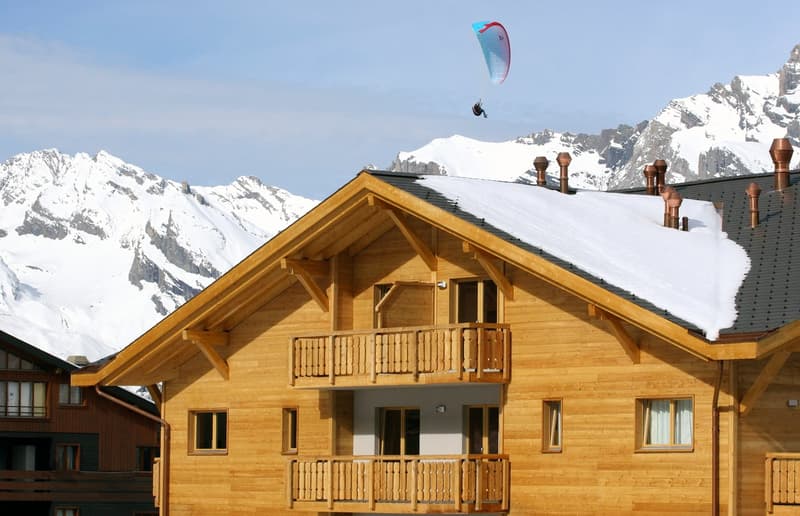 Appartement de 2.5 pièces / accès direct depuis la piste de ski (2)