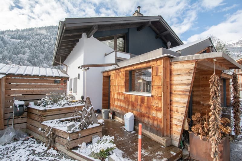 Grand chalet individuel  avec un appartement de 3.5 pièces attenant (35)