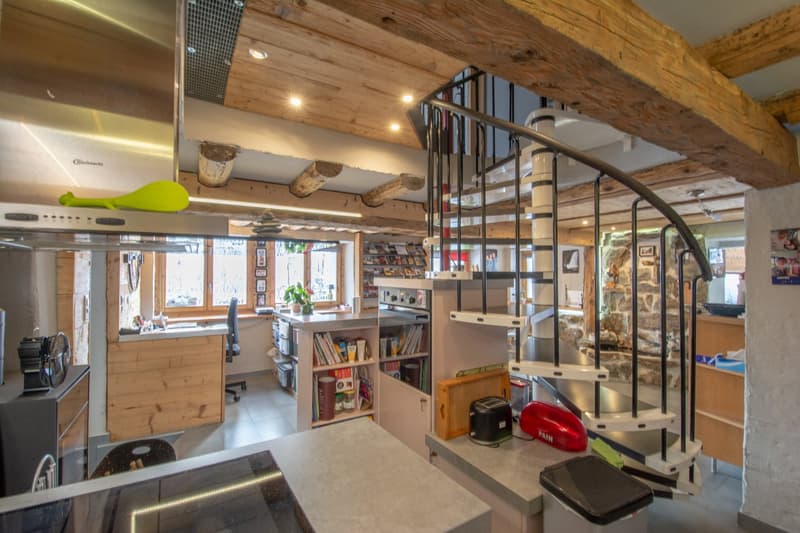 Grand chalet individuel  avec un appartement de 3.5 pièces attenant (26)