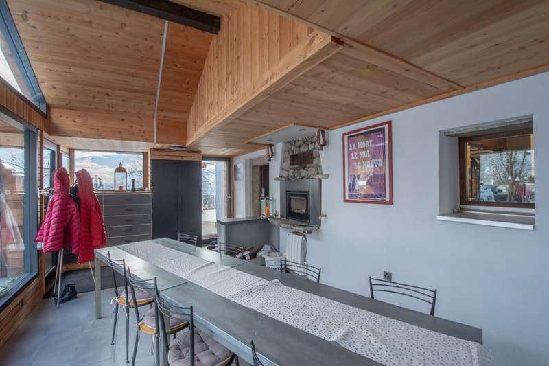 Grand chalet individuel  avec un appartement de 3.5 pièces attenant (25)