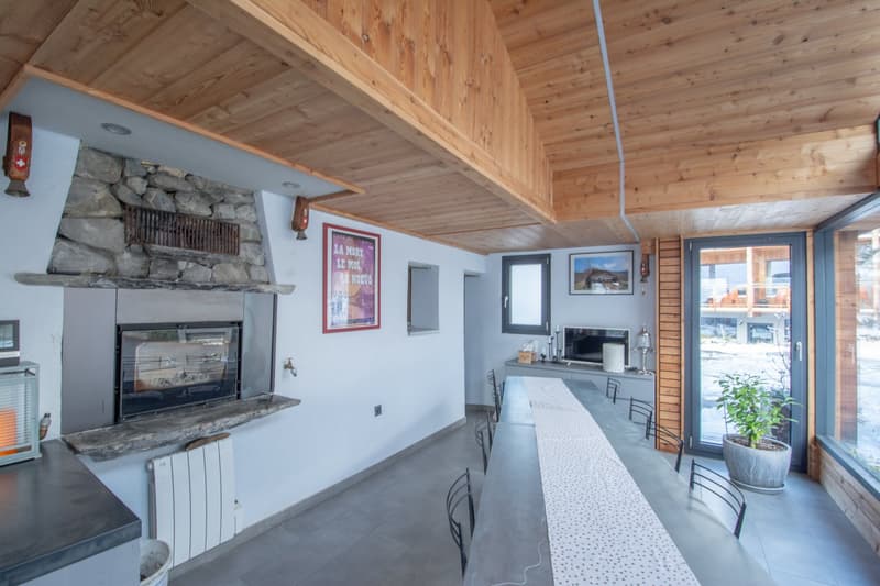 Grand chalet individuel  avec un appartement de 3.5 pièces attenant (24)
