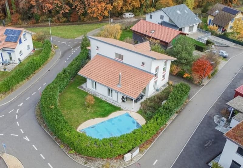 Detached house with 7.5 rooms in Corjolens – spacious volumes, beautiful exterior with pool (10)
