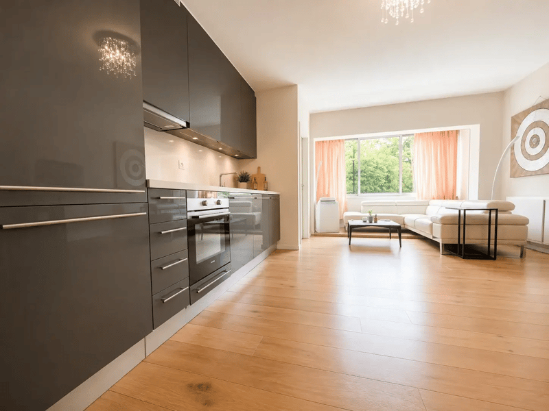 Schönes 2-Zimmer-Apartment komplett möbliert (3)