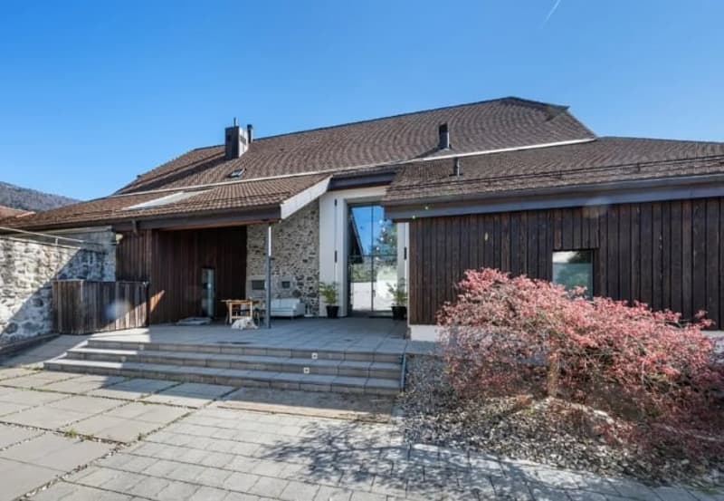 Ferme de caractère de 12 pièces avec piscine à Fontaines-sur-Grandson (11)