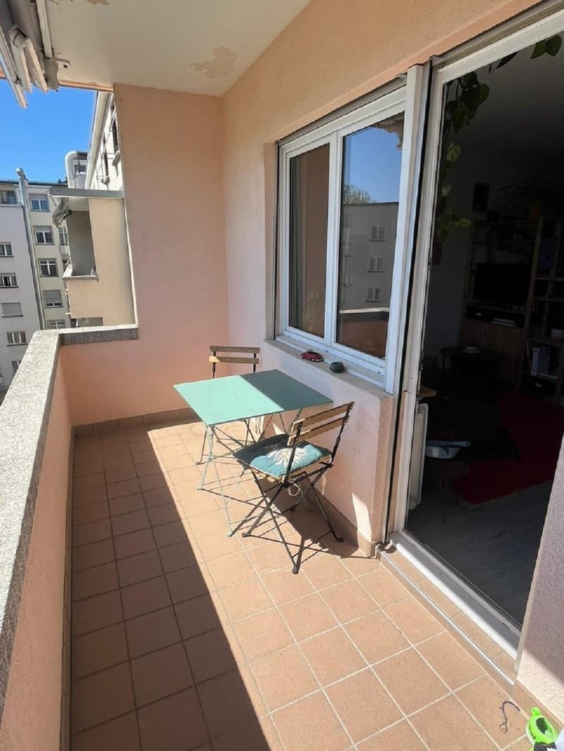 Incantevole appartamento di 3 locali al 4° piano a Biel (6)