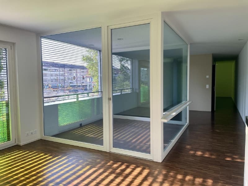 Appartement 3 pièces lumineux avec balcon à Binningen – disponible immédiatement ! (3)
