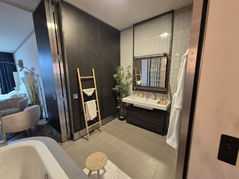 Appartamento moderno 2.5 locali a Gustav-Gull-Platz – vivere al livello più alto a Zurigo 8004 (4)