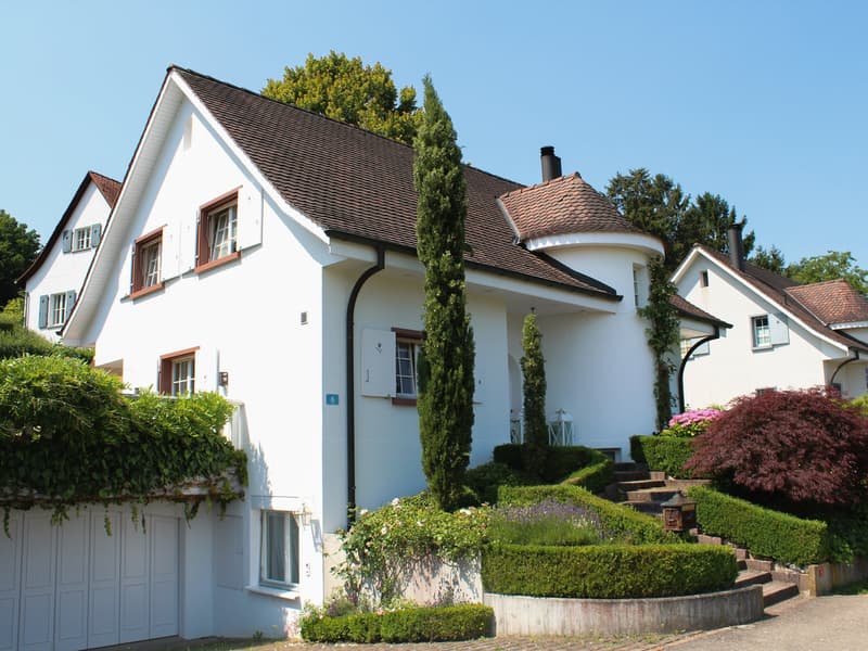 Villa di campagna esclusiva di 6,5 locali con piscina in posizione primaria a Riehen (1)