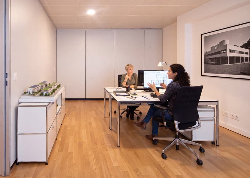 Privates Büro mit grosszügiger Gemeinschaftsfläche zur Mitbenutzung an der Steinenvorstadt in Basel (1)