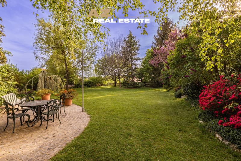 MEZIERES Historic high-end residence (5)