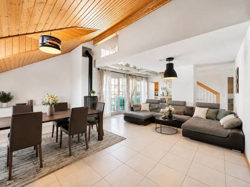 Bright duplex with generous volumes in the heart of Jorat (4)