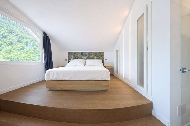 Modern Loft with Lake View (7)