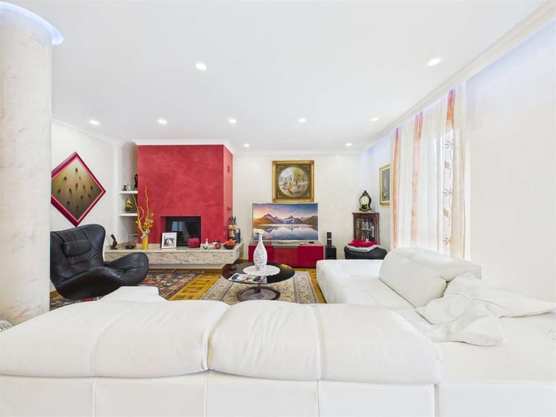 Elegant high-standing apartment - divisible into two units (1)