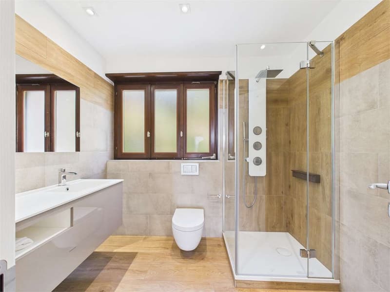 Exklusives 2,5-Zimmer-Apartment mit Seeblick (11)