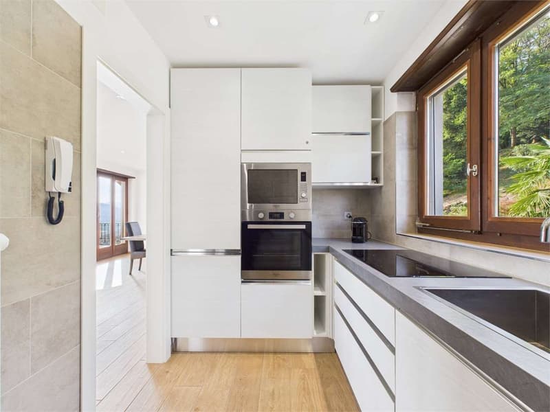 Exklusives 2,5-Zimmer-Apartment mit Seeblick (9)