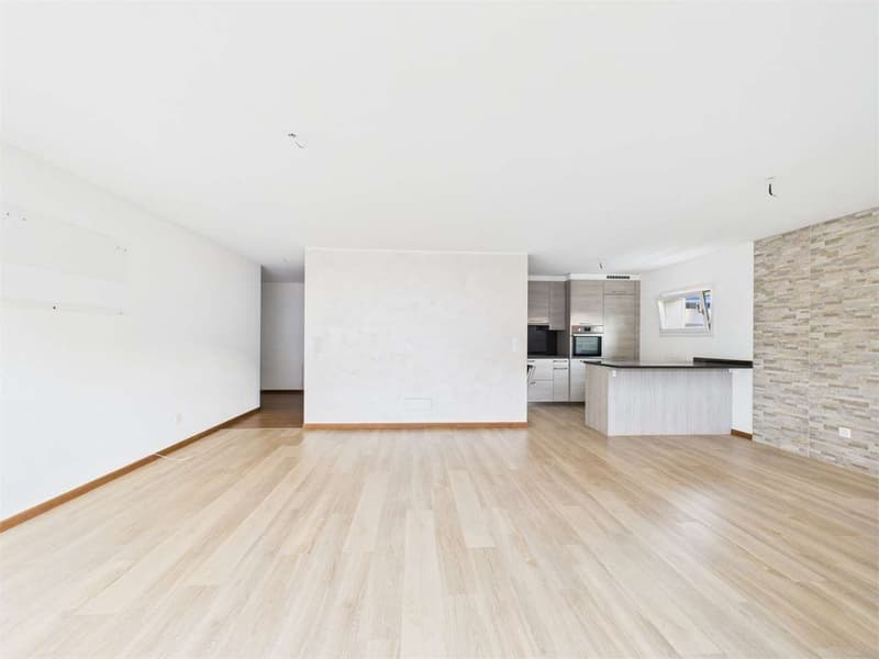 Geräumige und helle 4,5-Zimmer-Wohnung in einer noblen Residenz (6)