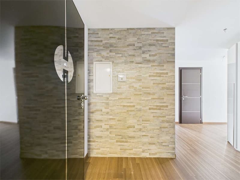 Geräumige und helle 4,5-Zimmer-Wohnung in einer noblen Residenz (2)
