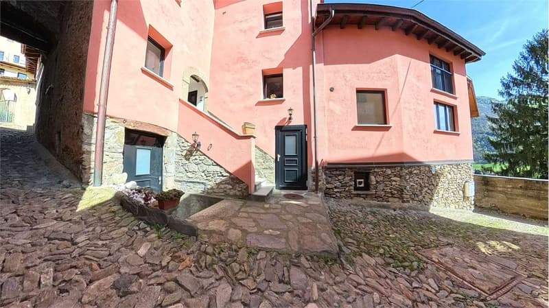 INCOME PROPERTY WITH 4 UNITS (4)