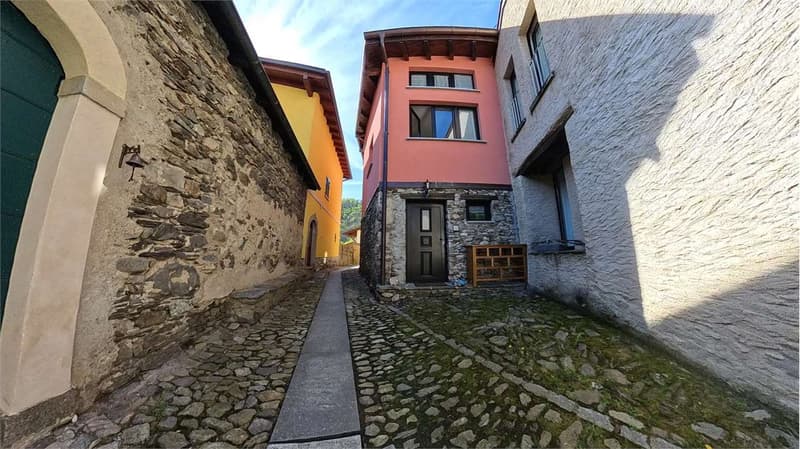 INCOME PROPERTY WITH 4 UNITS (3)