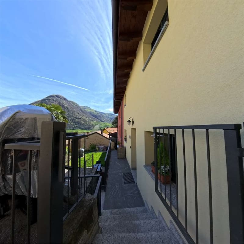 INCOME PROPERTY WITH 4 UNITS (7)