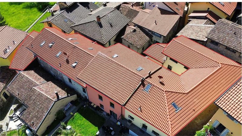 INCOME PROPERTY WITH 4 UNITS (5)