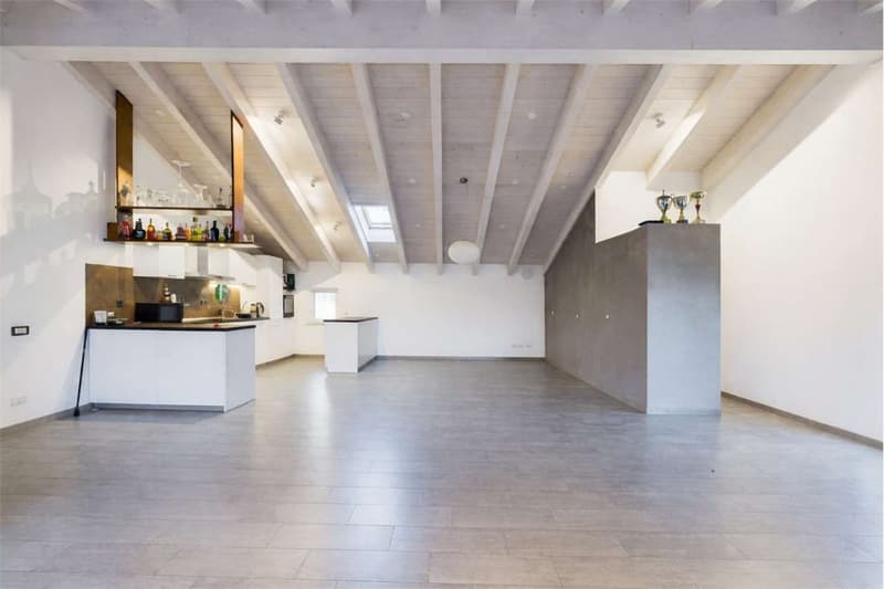 AMPIA CASA MODERNA CON TERRAZZA E UNITA' INDIPENDENTE (5)