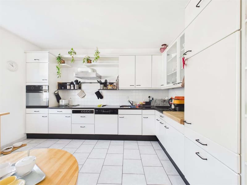 Geräumige und raffinierte 4.5-Zimmer-Wohnung mit eigenem Eingang (9)
