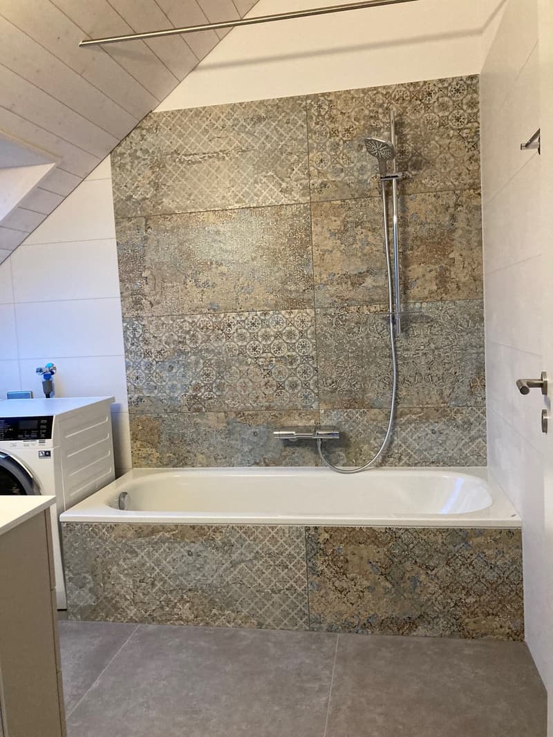 Appartamento-mansarda moderno 4.5 locali a Jens (9)