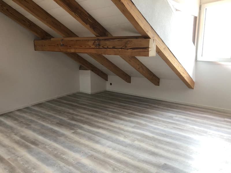 Incantevole appartamento maisonette di 4 locali con balcone e vista lago a Ligerz (15)