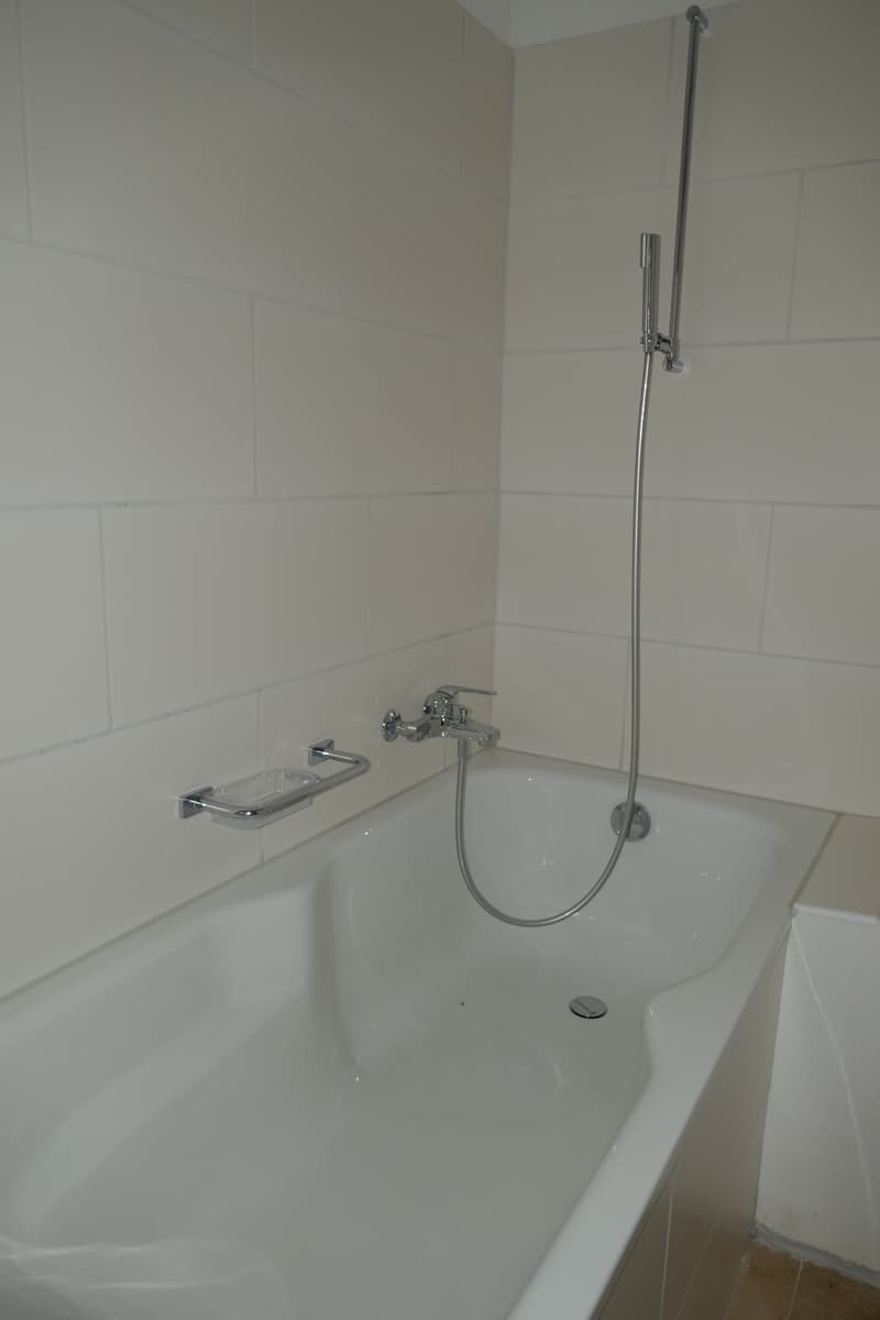 Incantevole appartamento maisonette di 4 locali con balcone e vista lago a Ligerz (10)