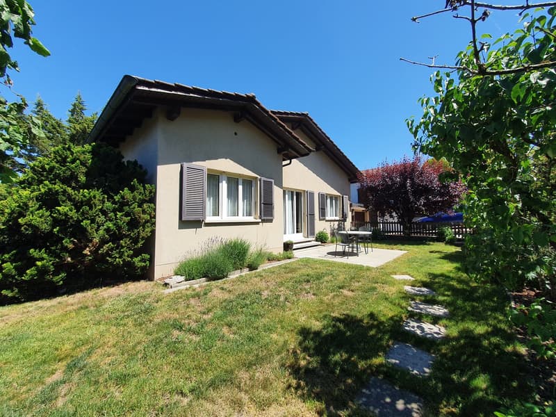 Unique Opportunity: Charming Single-Family Home in a Quiet Location in Port (1)