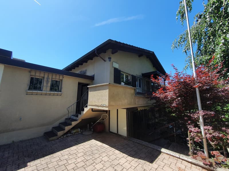 Unique Opportunity: Charming Single-Family Home in a Quiet Location in Port (5)