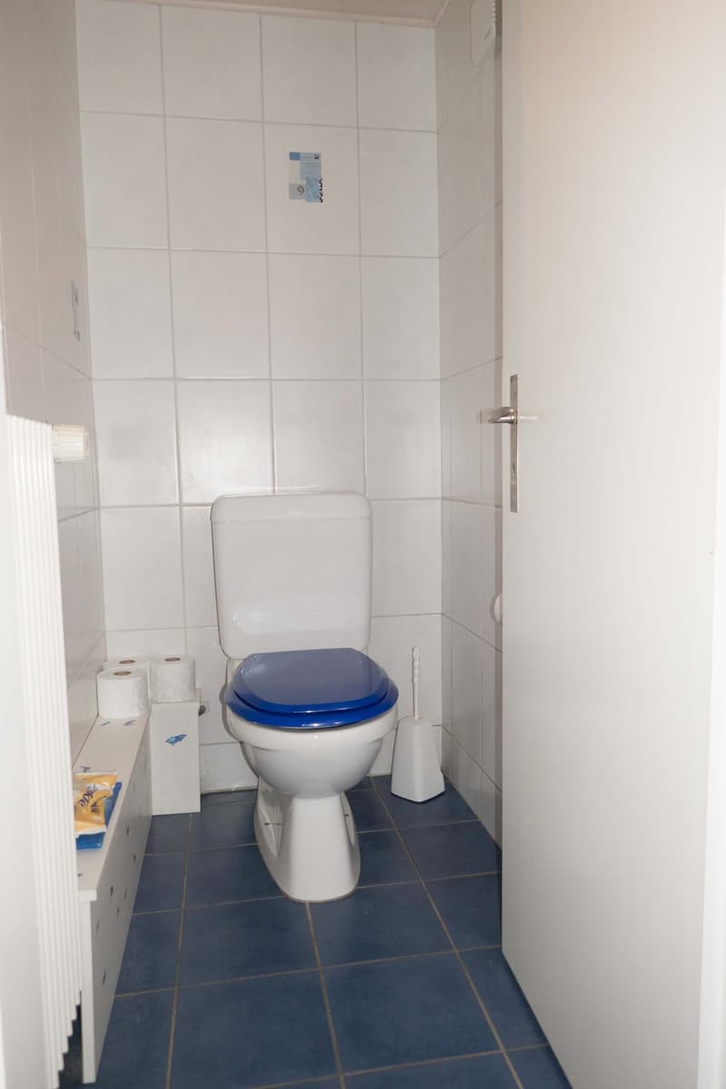 separate Toilette
