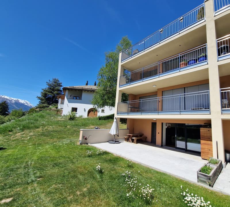 Neuwertige Gartenwohnung mit Traumsicht nahe den Bergbahnen Motta Naluns (5)