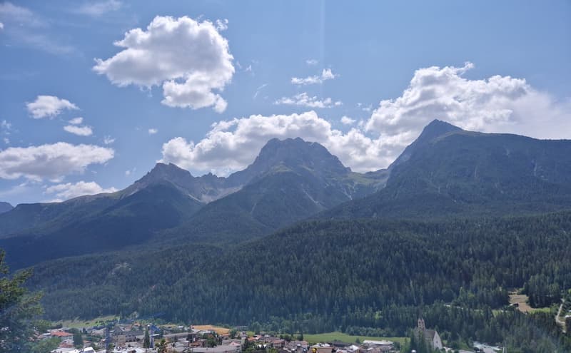 Appartamento giardino di nuova costruzione (seconda casa) con vista da sogno vicino alle funivie Motta Naluns (12)